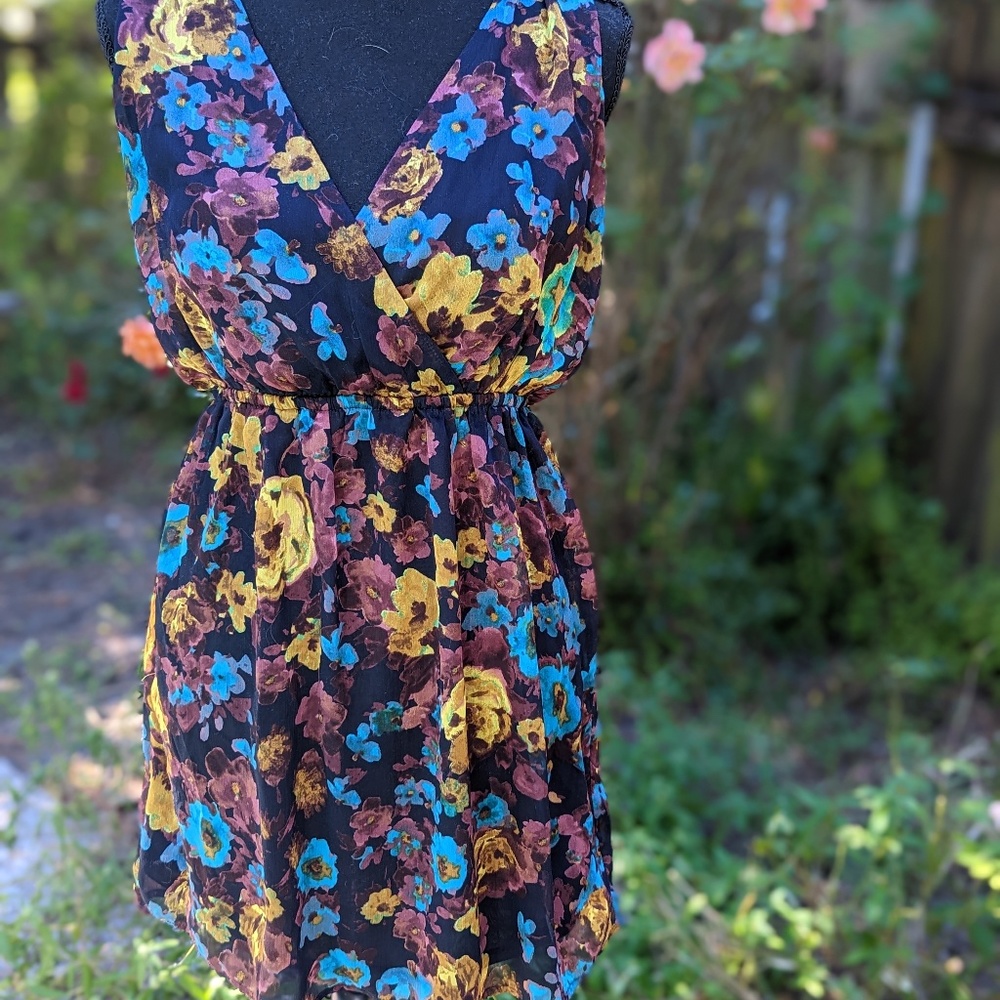 Forever 21 Deep-V dress size S